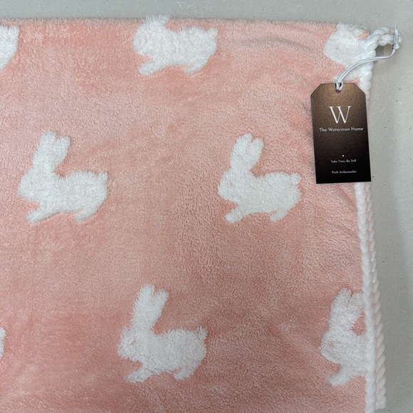 Chenille Baby Blanket Pink with White Bunnies 🐰 - Picture 5 of 5